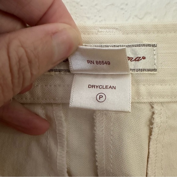 Vintage Tommy Bahama Silk Bermuda Shorts Jorts Cream size US 4 Pleated - Picture 3 of 8